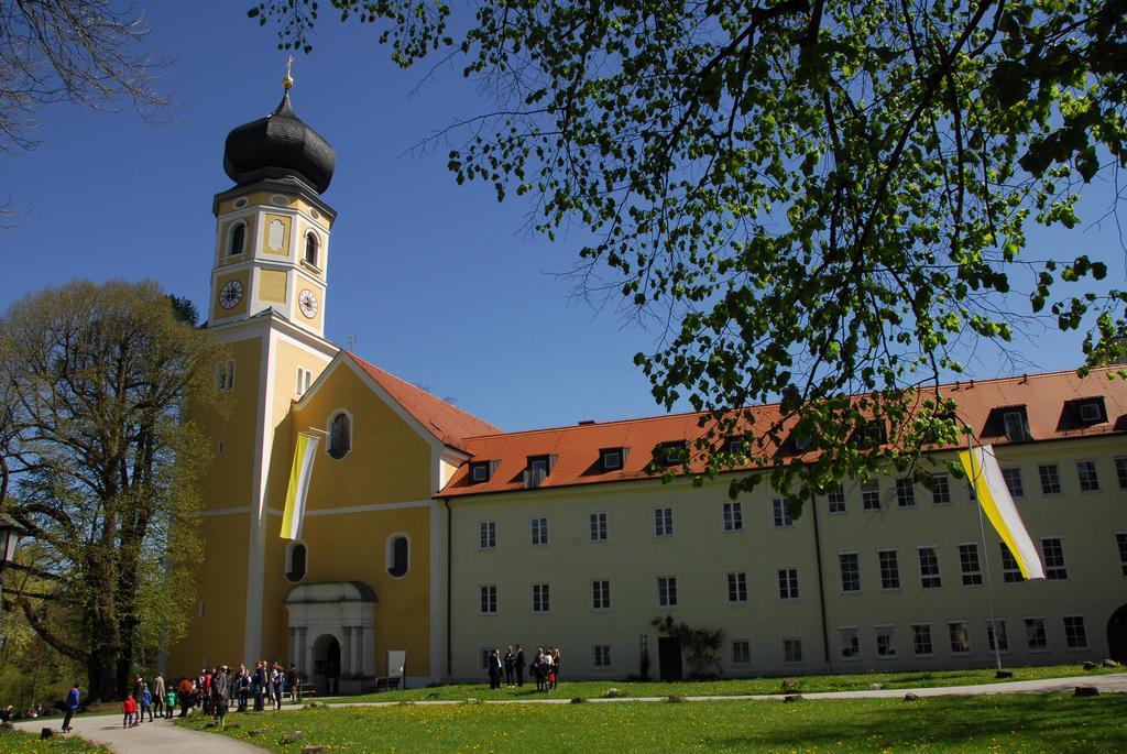 Landgasthof Drei Rosen Bernried am Starnberger See Extérieur photo